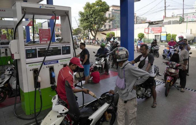 Indonesia hikes fuel prices by 30%, cuts energy subsidies