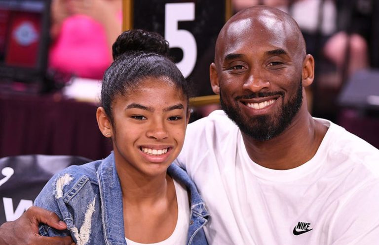 Sports world mourns sudden death of Kobe Bryant