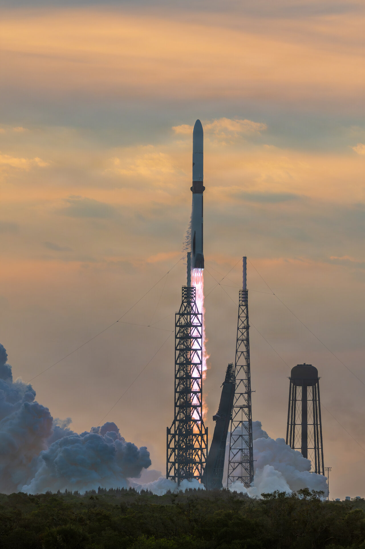 Blue Origin Launches New Glenn with Reused Booster Blue Origin Launches New Glenn with Reused Booster