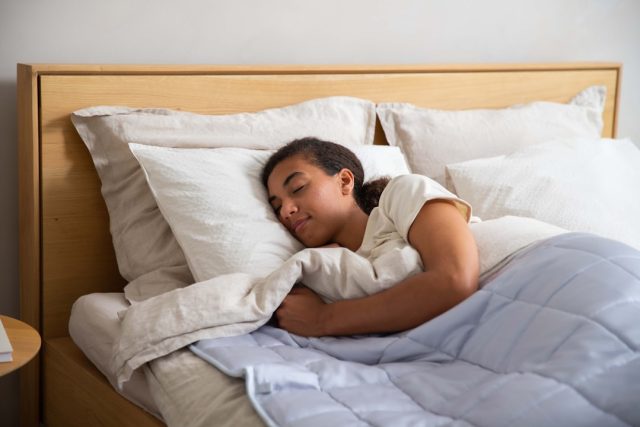 Nearly One in Four U.S. High School Students Now Sleeps Five Hours or Less Nearly One in Four U.S. High School Students Now Sleeps Five Hours or Less